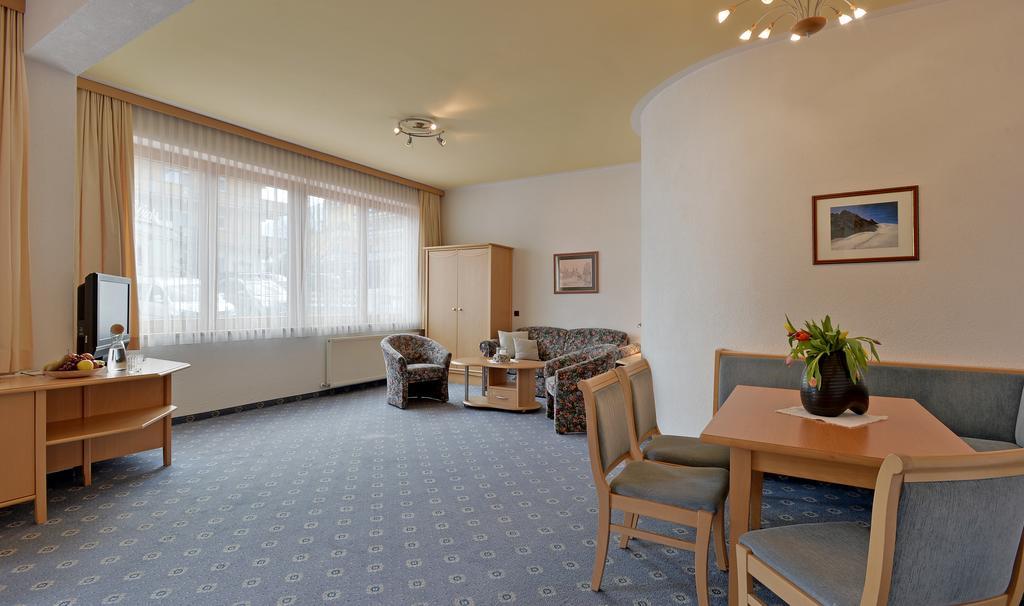 Appartementhaus Kostenzer Fügen Zimmer foto